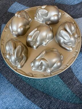 Bunny cake mold
